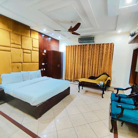 Hotel Pak Continental Multan Eksteriør billede